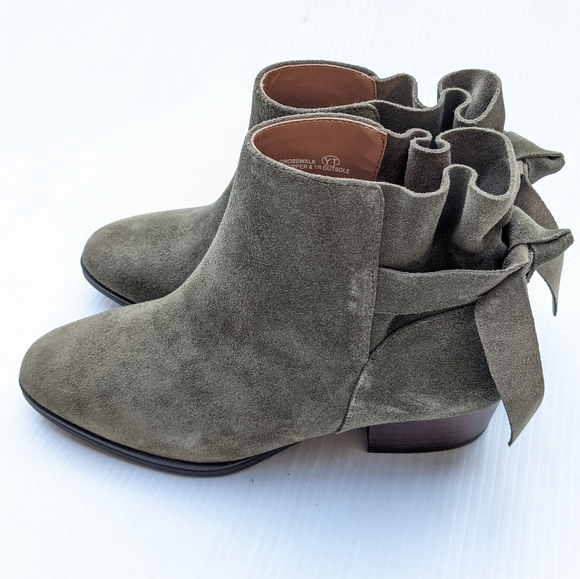 AEROSOLES Crosswalk Olive Suede ruched ankle booties fall autumn - Picture 6 of 10